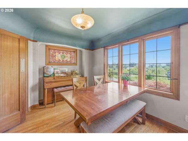 135 S 8TH St, St Helens, OR 97051