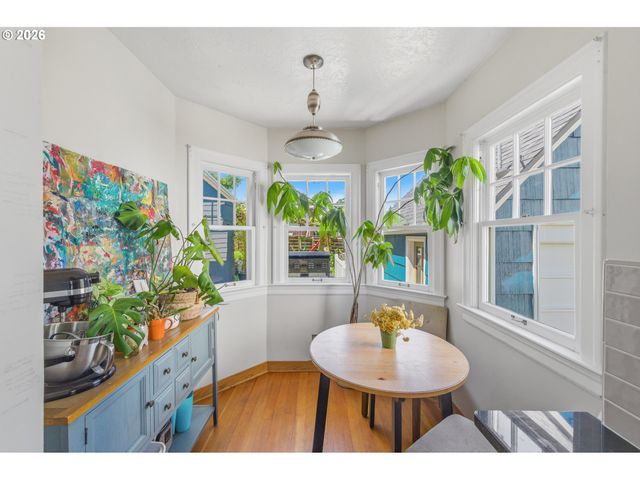 135 S 8TH St, St Helens, OR 97051