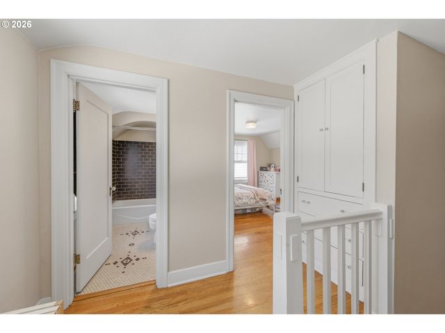 135 S 8TH St, St Helens, OR 97051
