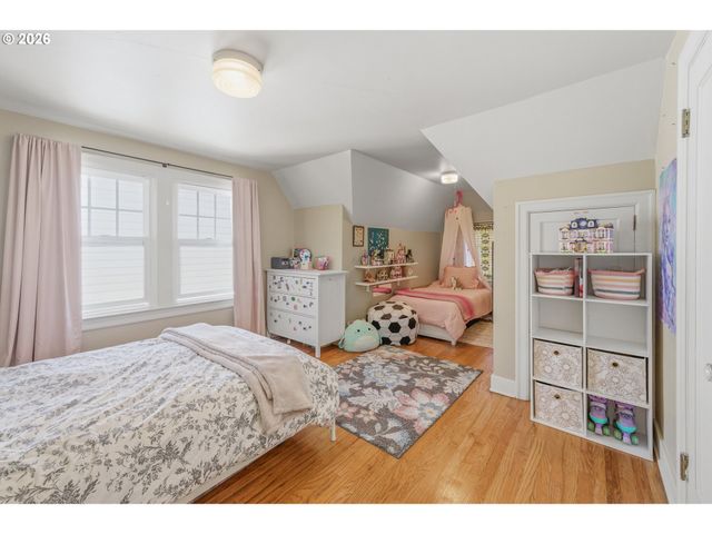 135 S 8TH St, St Helens, OR 97051