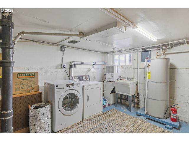 135 S 8TH St, St Helens, OR 97051