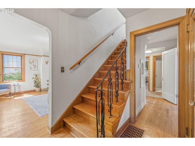 135 S 8TH St, St Helens, OR 97051