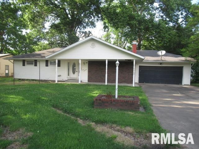 1117 E ASH Street, Herrin, IL 62948