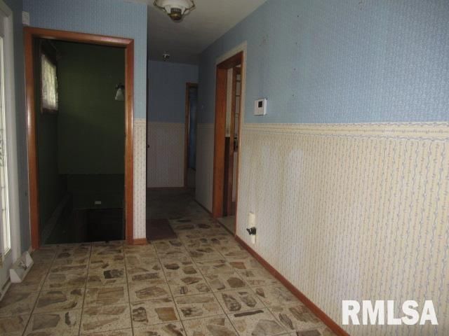 1117 E ASH Street, Herrin, IL 62948