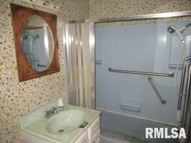 1117 E ASH Street, Herrin, IL 62948