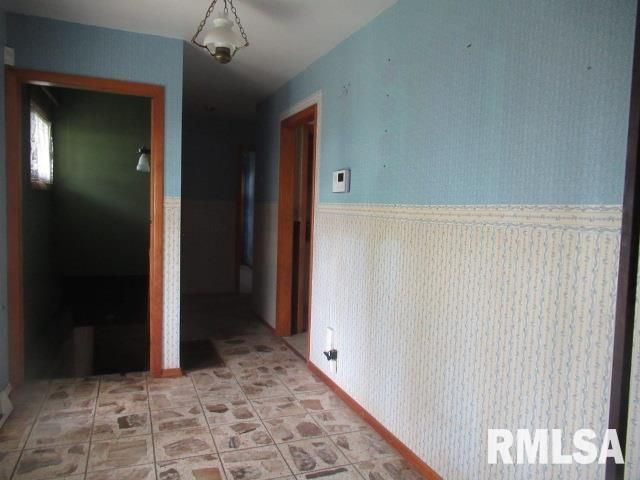 1117 E ASH Street, Herrin, IL 62948