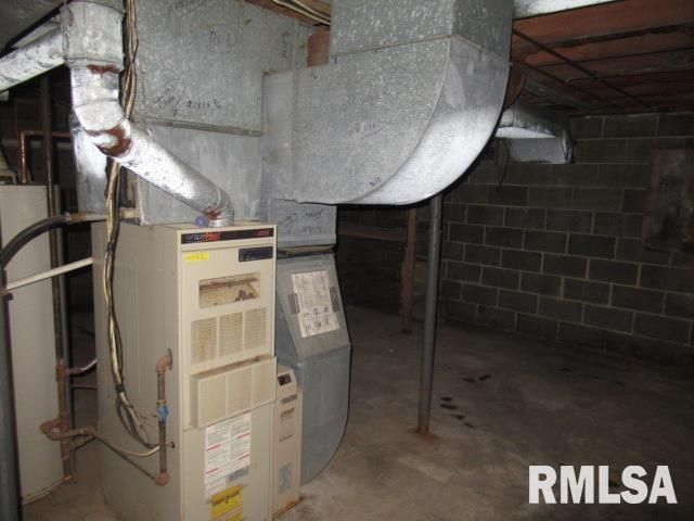 1117 E ASH Street, Herrin, IL 62948