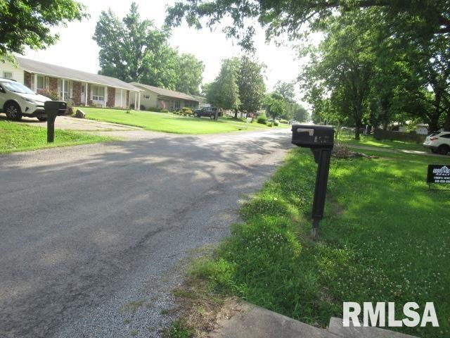 1117 E ASH Street, Herrin, IL 62948