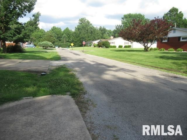 1117 E ASH Street, Herrin, IL 62948