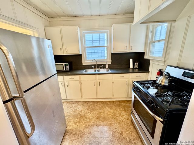 118 Callaghan Ave Apt A, San Antonio, TX 78210