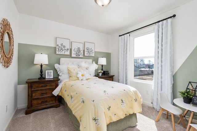 6524 E Cresthaven Drive, Fresno, CA 93727