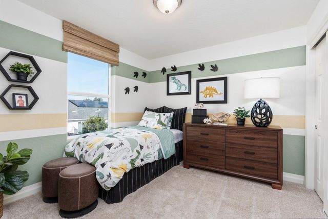 6524 E Cresthaven Drive, Fresno, CA 93727