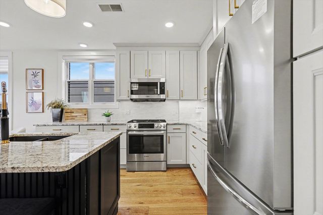 113 Park Street 501, Traverse City, MI 49684