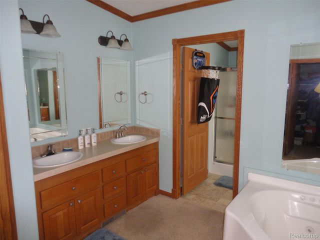 339 Blossom Circle, Bedford Township, MI 48133
