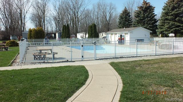 339 Blossom Circle, Bedford Township, MI 48133