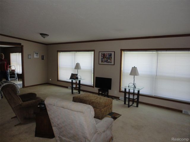 339 Blossom Circle, Bedford Township, MI 48133