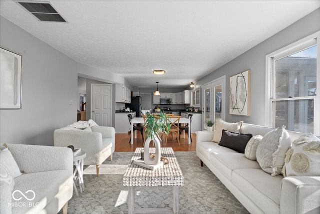 7411 Bramblewood Lane, Indianapolis, IN 46254