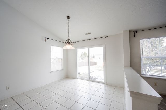 6052 W Bayfront Shores, Mccordsville, IN 46055