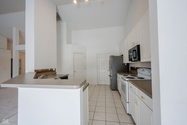 6052 W Bayfront Shores, Mccordsville, IN 46055