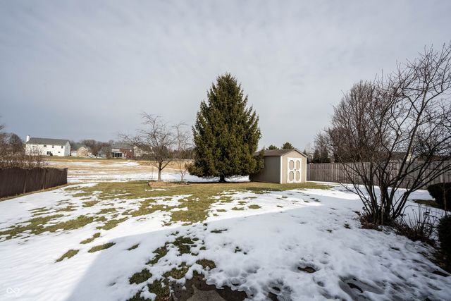 6052 W Bayfront Shores, Mccordsville, IN 46055