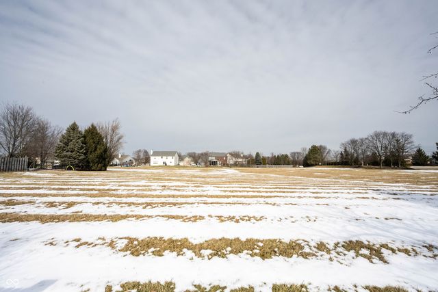 6052 W Bayfront Shores, Mccordsville, IN 46055