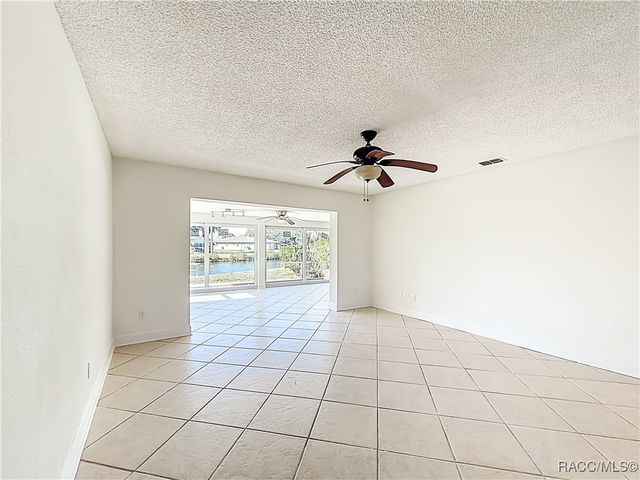 11603 W Kingfisher Court, Crystal River, FL 34429