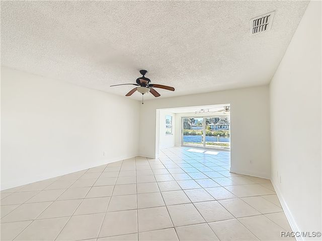 11603 W Kingfisher Court, Crystal River, FL 34429