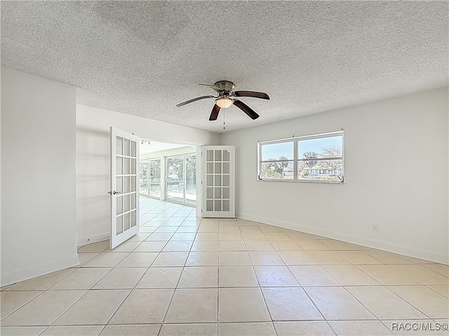 11603 W Kingfisher Court, Crystal River, FL 34429