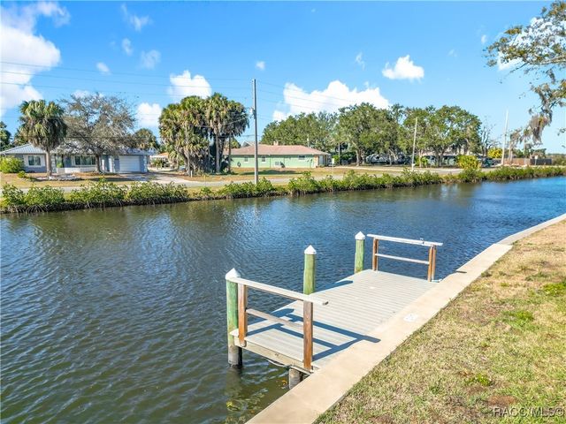 11603 W Kingfisher Court, Crystal River, FL 34429