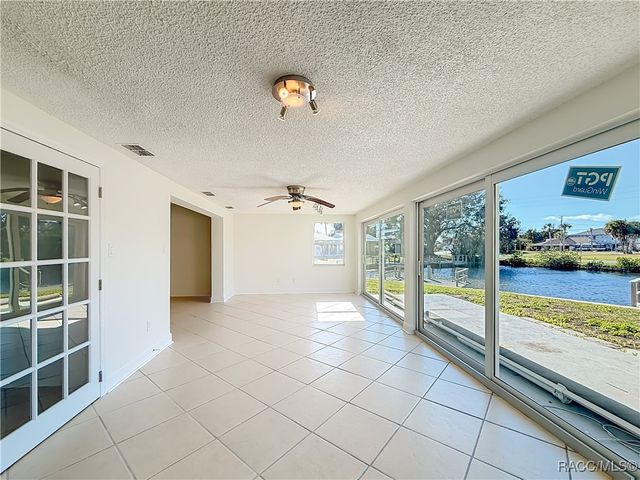 11603 W Kingfisher Court, Crystal River, FL 34429