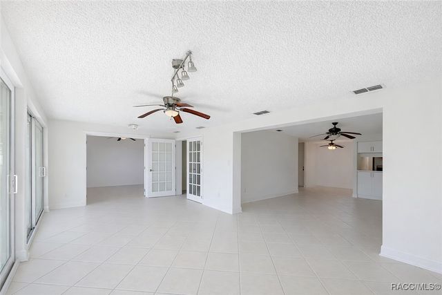 11603 W Kingfisher Court, Crystal River, FL 34429