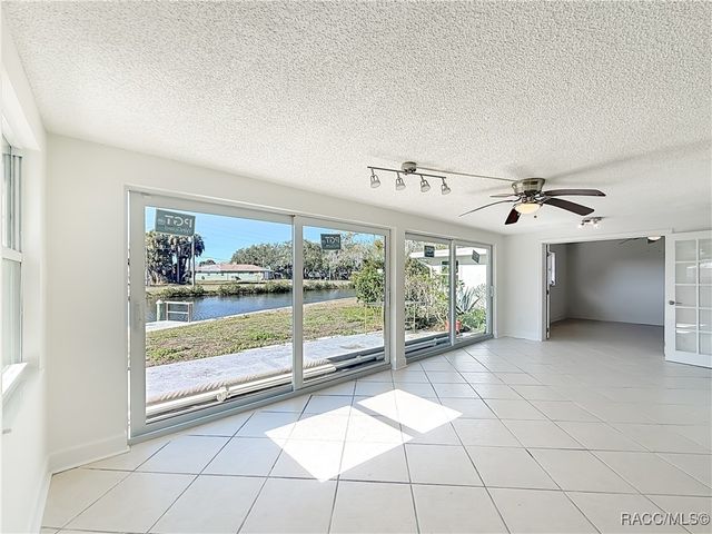 11603 W Kingfisher Court, Crystal River, FL 34429