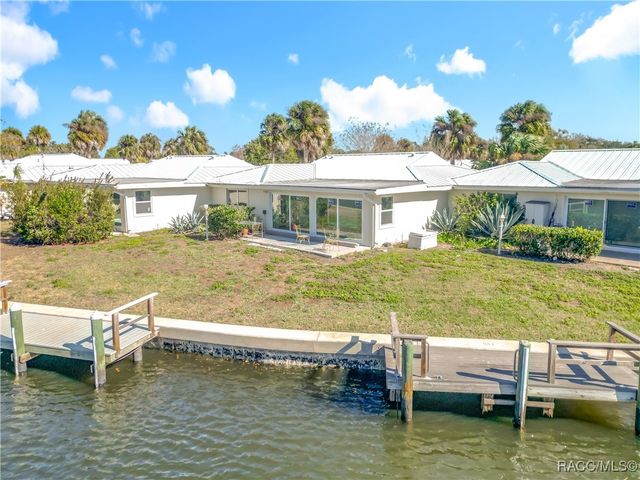 11603 W Kingfisher Court, Crystal River, FL 34429