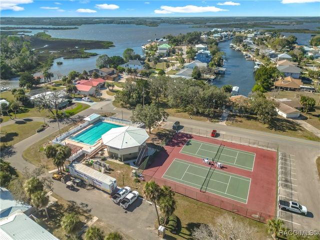 11603 W Kingfisher Court, Crystal River, FL 34429