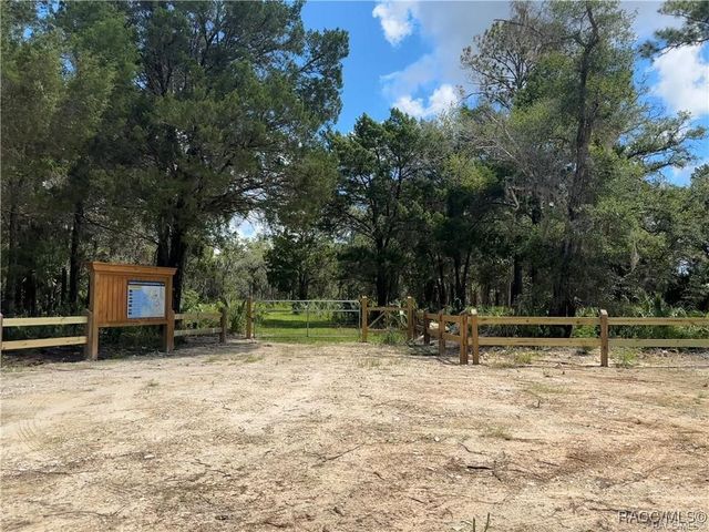 11603 W Kingfisher Court, Crystal River, FL 34429