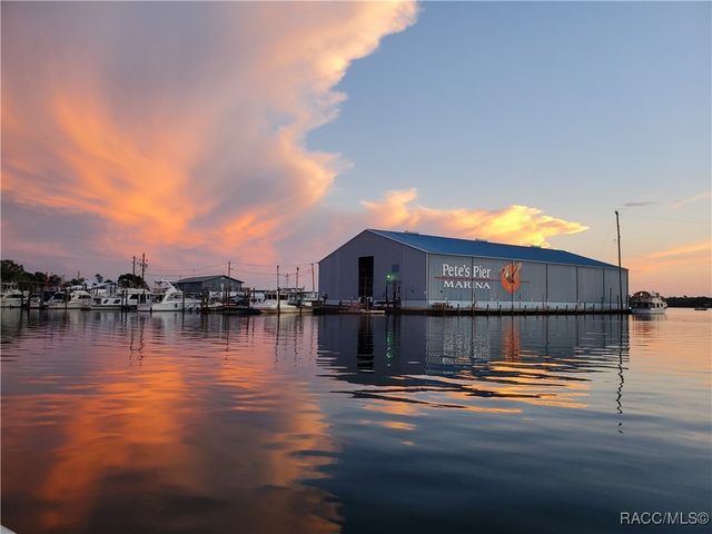 11603 W Kingfisher Court, Crystal River, FL 34429