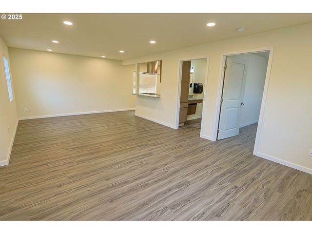 2518 PACIFIC Ave, North Bend, OR 97459