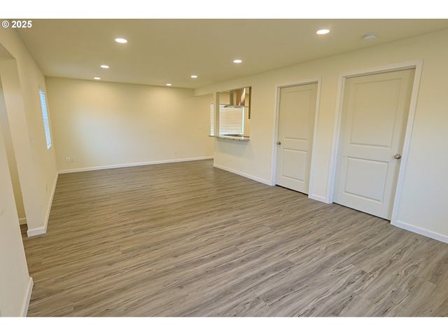 2518 PACIFIC Ave, North Bend, OR 97459