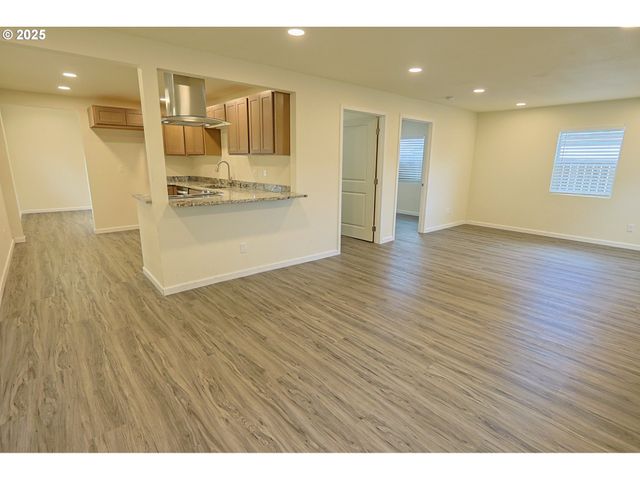 2518 PACIFIC Ave, North Bend, OR 97459