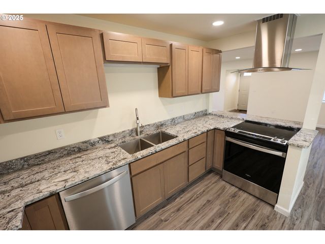 2518 PACIFIC Ave, North Bend, OR 97459