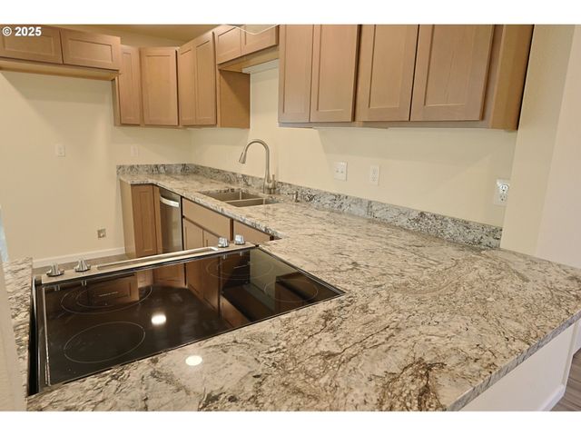 2518 PACIFIC Ave, North Bend, OR 97459