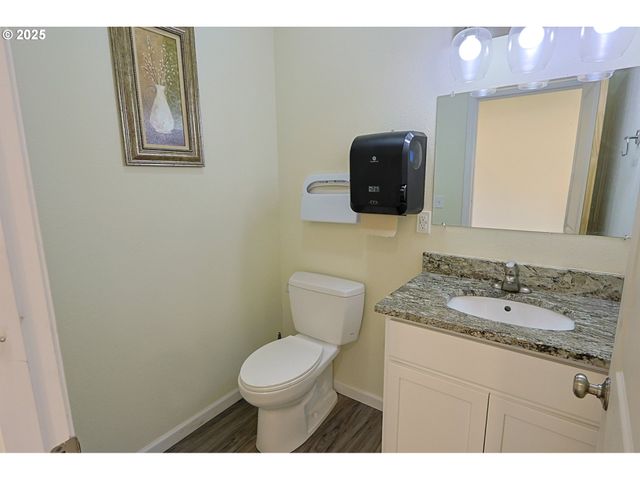 2518 PACIFIC Ave, North Bend, OR 97459