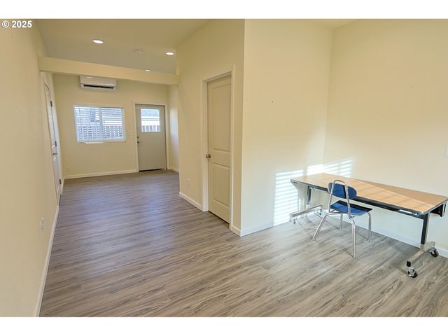 2518 PACIFIC Ave, North Bend, OR 97459