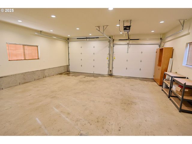 2518 PACIFIC Ave, North Bend, OR 97459