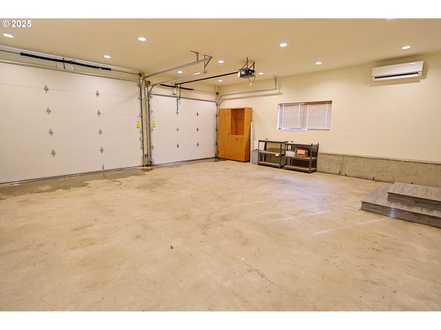 2518 PACIFIC Ave, North Bend, OR 97459