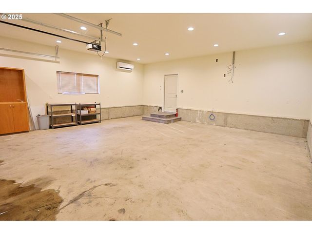 2518 PACIFIC Ave, North Bend, OR 97459