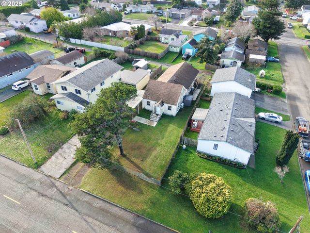 2518 PACIFIC Ave, North Bend, OR 97459