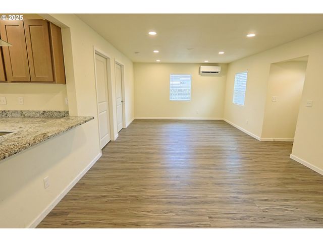 2518 PACIFIC Ave, North Bend, OR 97459