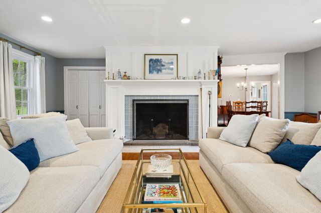 12 Hemlock Road, Kensington, NH 03833