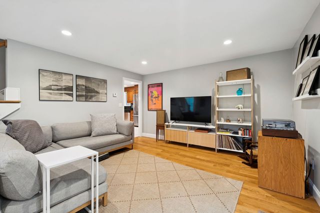 12 Hemlock Road, Kensington, NH 03833